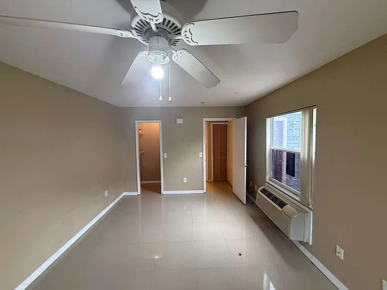 709 Orchid Dr #B — Photo 9