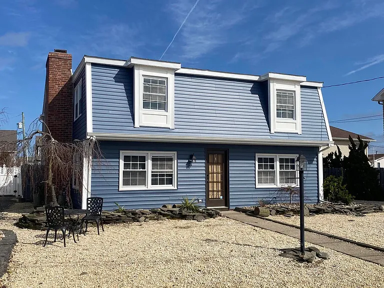 452 Marathon Ct — Photo 2