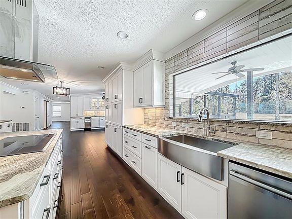 3rd image of 3575 SW 24th Avenue Rd