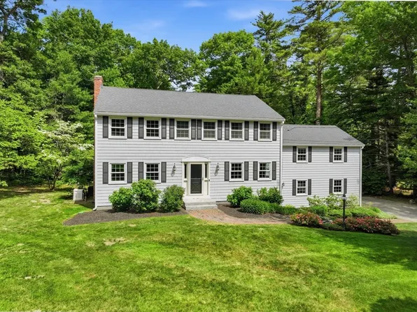 52 Pheasant Hill Dr, Scituate, MA 02066