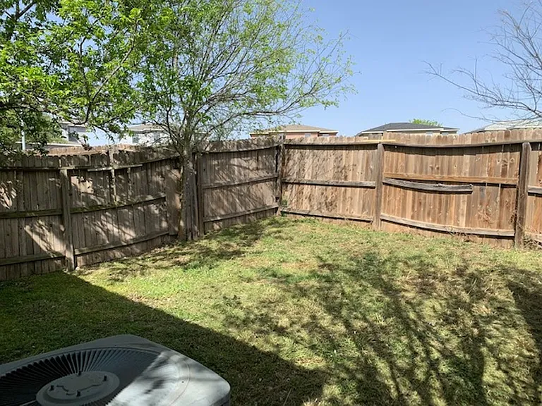 5731 Golf Hts #1 — Photo 18