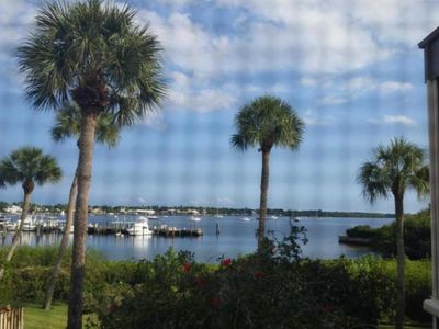 1660 Twelve Oaks Way APT 207, North Palm Beach, FL, 33408