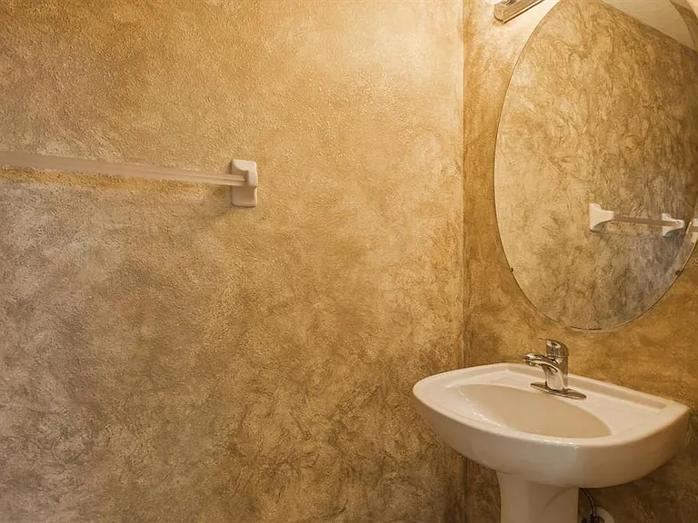 1405 Ridge Ter — Photo 12