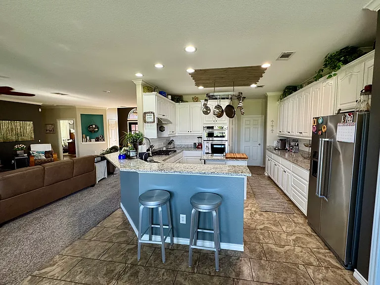 1250 Lynn Ln — Photo 10