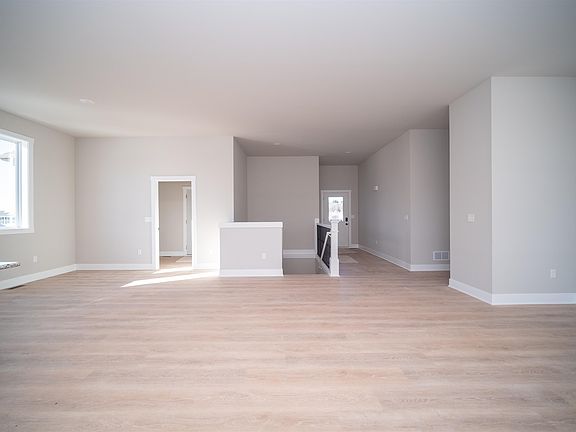 3rd image of 775 Biscayne Pl