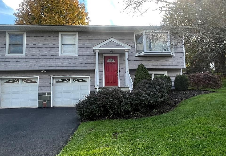 1st image of 10 Pearsall Drive