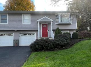 10 Pearsall Dr, Monroe, NY 10950