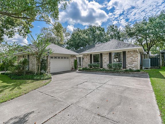2nd image of 16426 Brambling Dr