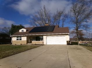 1435 Bolkinwood Dr, Freeport, IL 61032