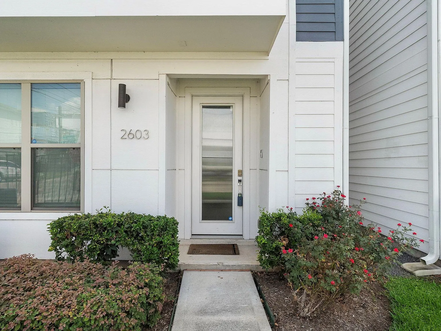 3 bed, 3.5 bath, 1901 sqft, $2,850 — Photo 4