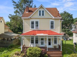 11 Walnut St, Crafton, PA 15205