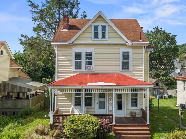 11 Walnut St, Crafton, PA 15205