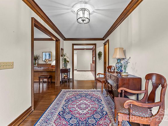 5th image of 2126 Cedar Rock Estate Dr