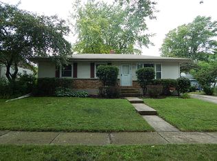 64 Trenton Ave, South Elgin, IL 60177