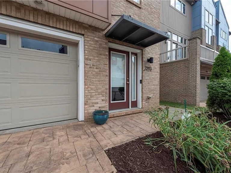 2293 City View Dr — Photo 3