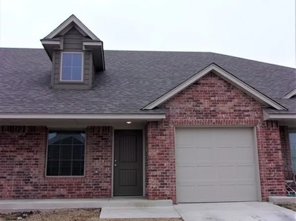 4702 Loch Ln, Del City, OK 73115