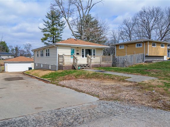 2nd image of 5 E Pepperidge Ct