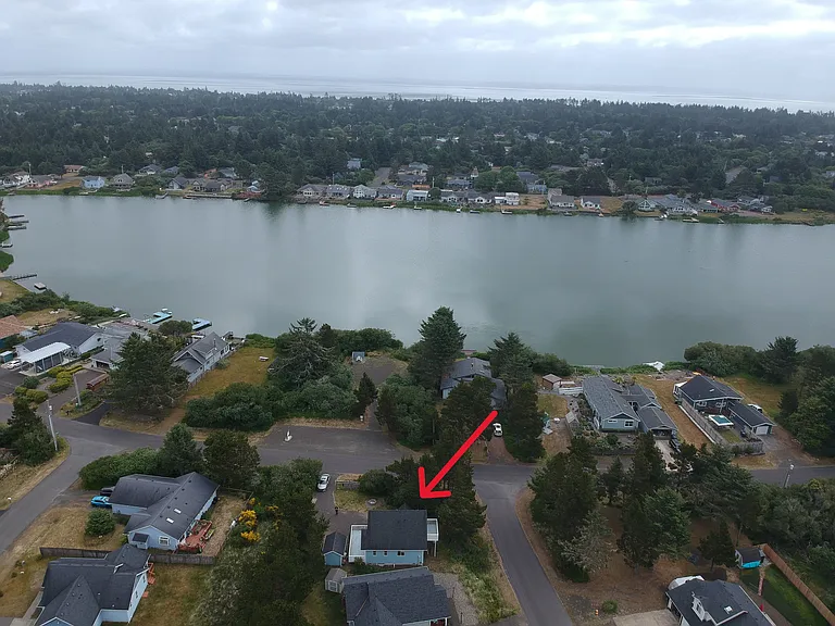 905 Pacific Surf Ave SW — Photo 35