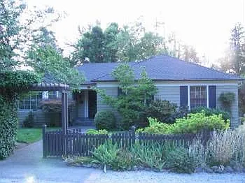 28 Ashland Ave photo 1