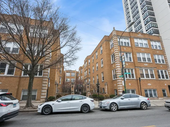 536 W Belmont Ave APT 2E, Chicago, IL 60657