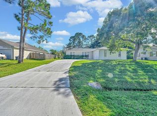 462 NW Sherbrooke Ave, Port Saint Lucie, FL 34983