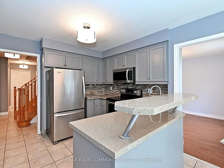 35 Dakin Dr — Photo 12