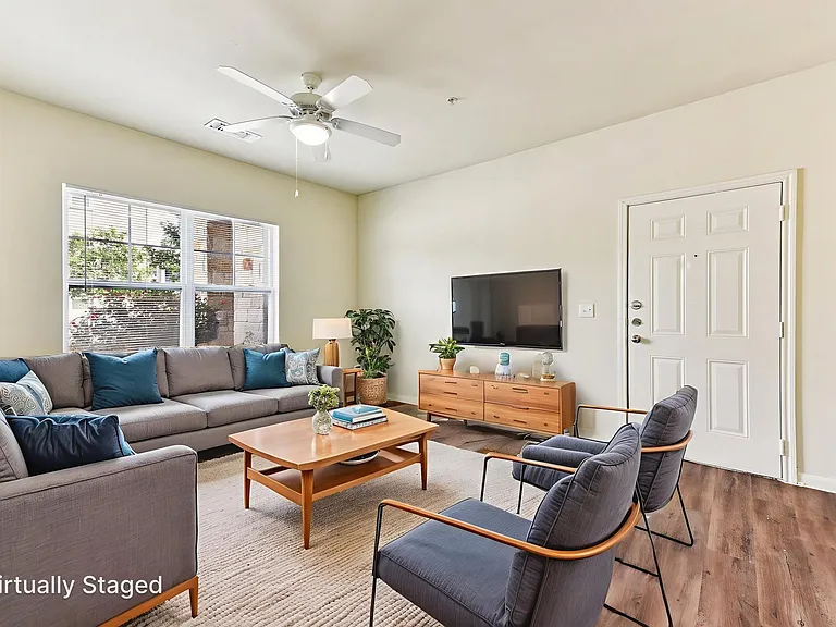 Heights on Parmer Apartments — Photo 5