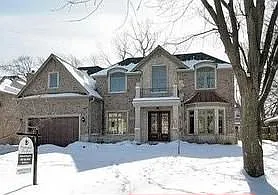 917 Queens Ln photo 1
