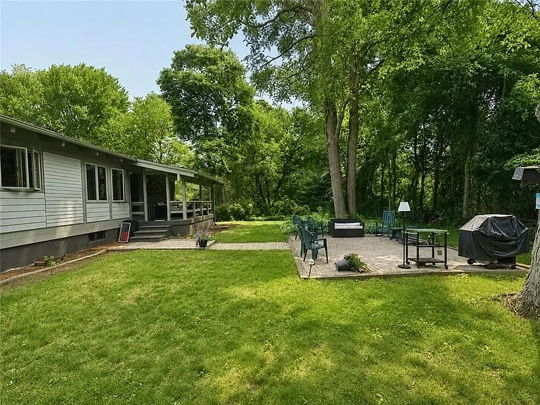 35 Sunset Ave — Photo 7