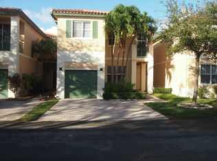 8313 NW 144th St, Miami Lakes, FL 33016