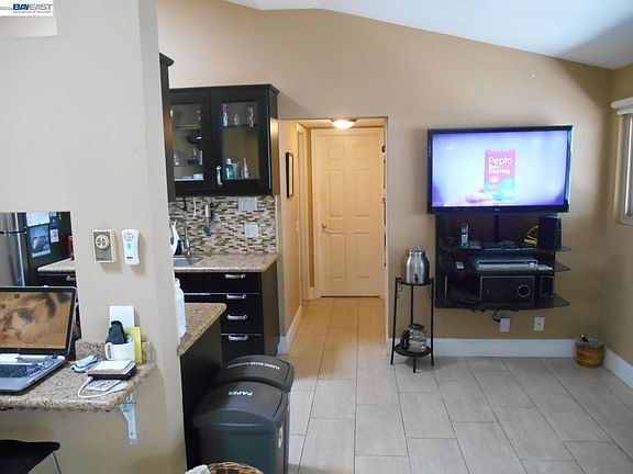 3rd image of 500 W Middlefield Rd APT 178