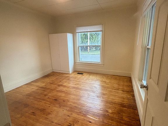 5th image of 44 Geer St #1