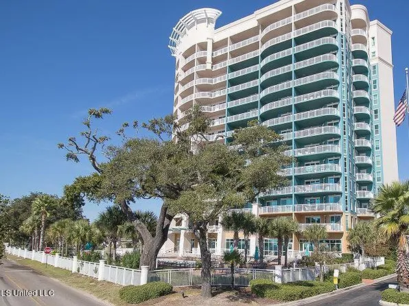 2228 Beach Dr APT 402, Gulfport, MS 39507