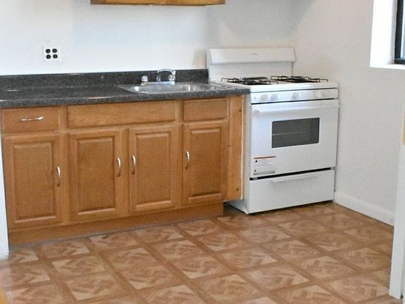 2nd image of 476 Clinton Ave APT 6g