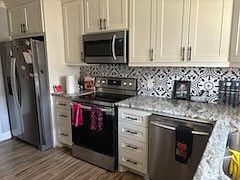 1st image of 627 Hill St