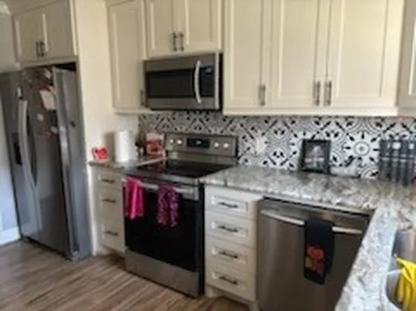 627 Hill St, Grand Prairie, TX 75050