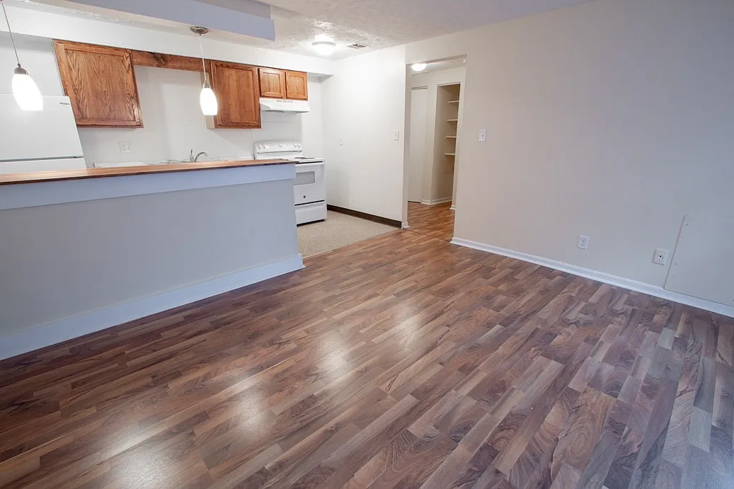 Birchwood Place Apartments — Photo 3