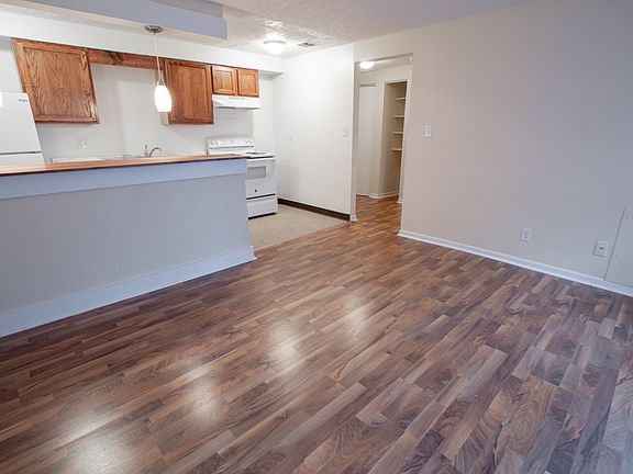 3rd image of 1040 Fairfield Ave #118