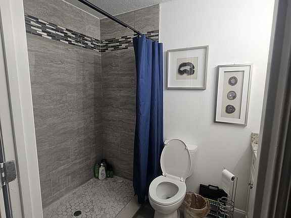 5th image of 2325 Ainsworth Ave