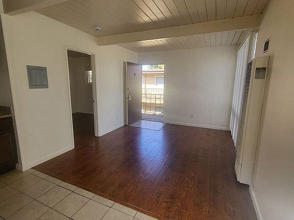 4th image of 4080 Lamont St #10