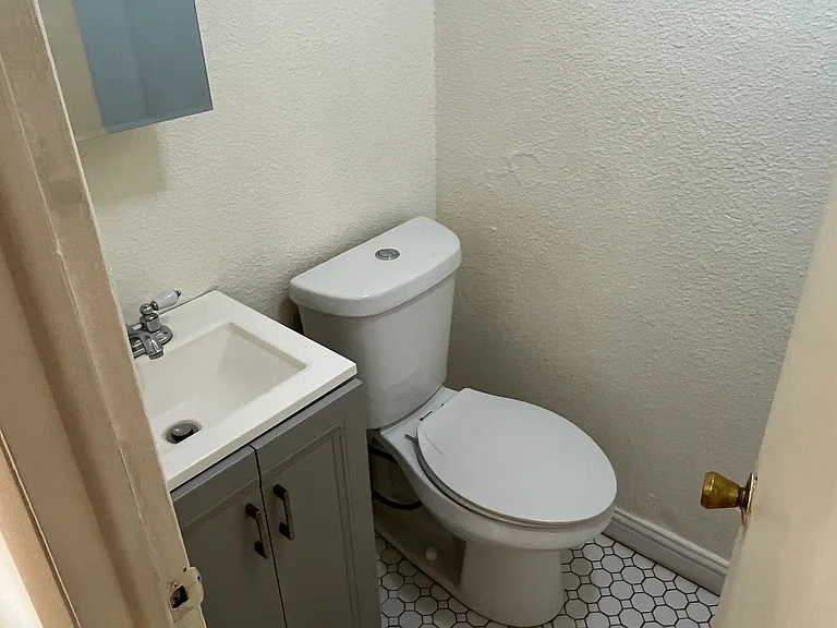 222 W Ellsworth Ave #3 — Photo 21