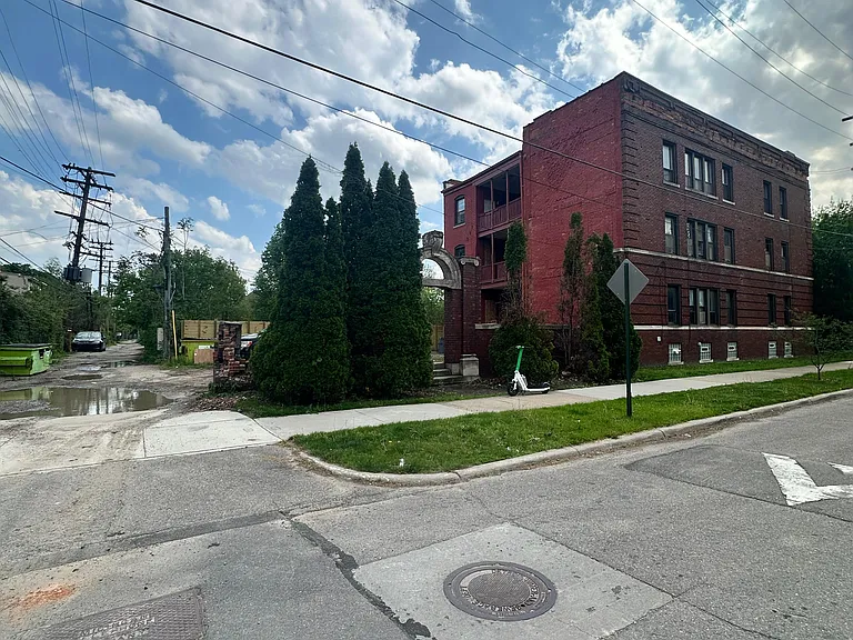 3984 Commonwealth St — Photo 24
