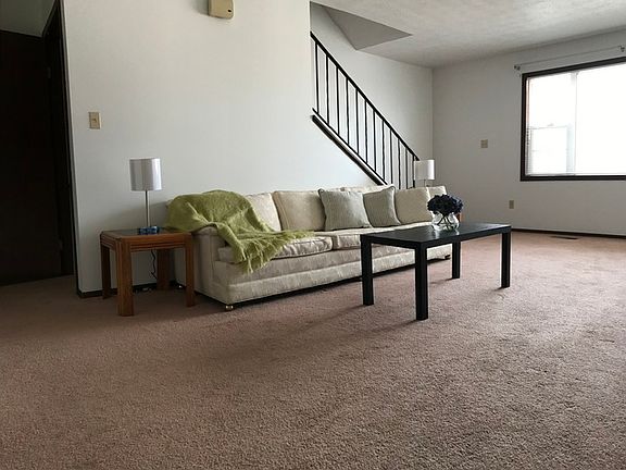2nd image of 426 Tracy Ln #4