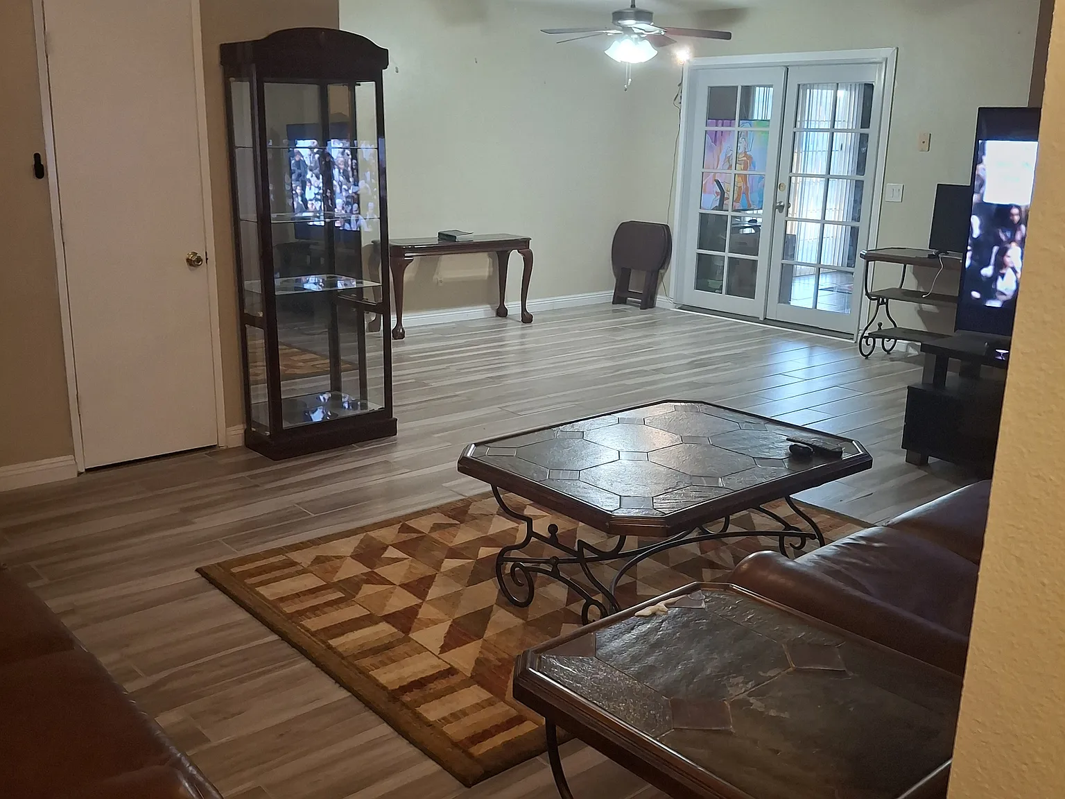 3 bed, 1455 sqft, $2,395 — Photo 2