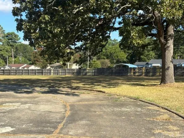 Georgetown Dr #11-8, Hope, AR 71801
