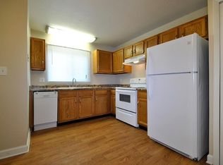 1353 Foxfire St, East Lansing, MI 48823