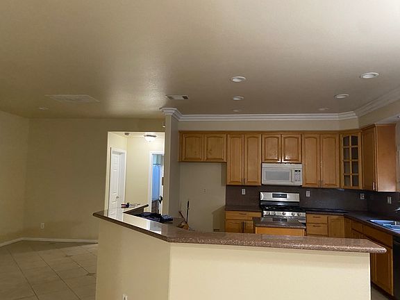 5th image of 3431 N Frazier St