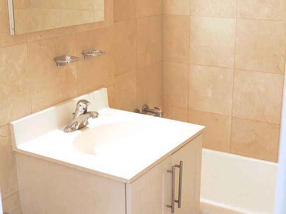 4th image of 435 E 79th St APT 8T