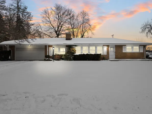 1004 Red Mill Dr, Tecumseh, MI 49286