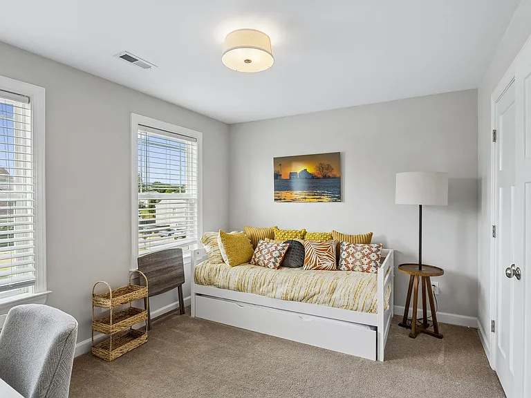 1010 Vanguard Dr — Photo 30